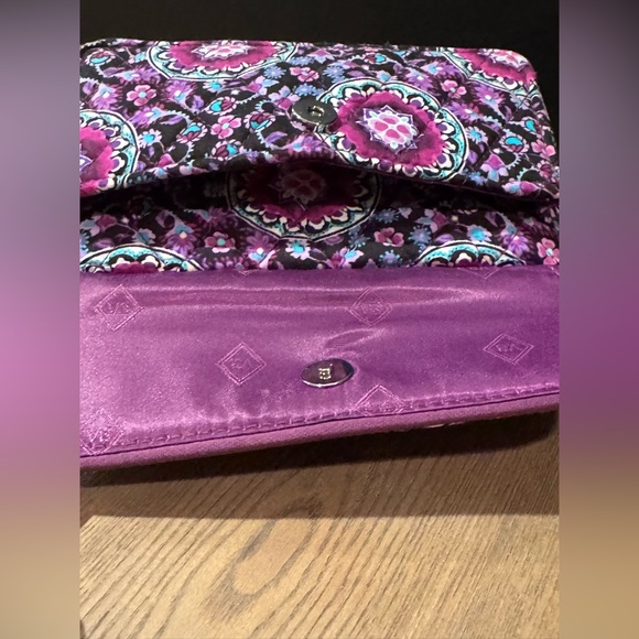 Vera Bradley Purple Floral Patterned Tri Fold Zippered Wallet : Clean - Picture 7 of 12